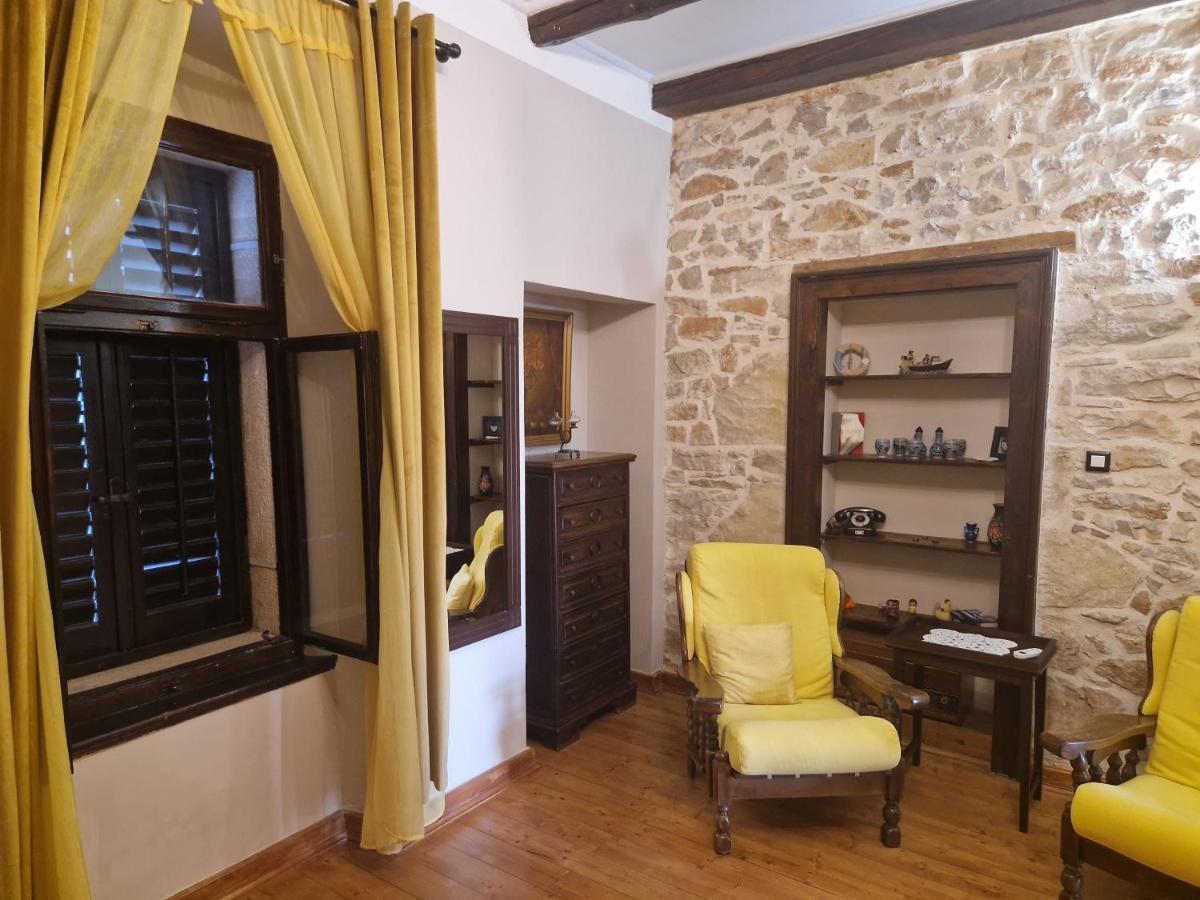 Apartments Sena Pula Exterior photo