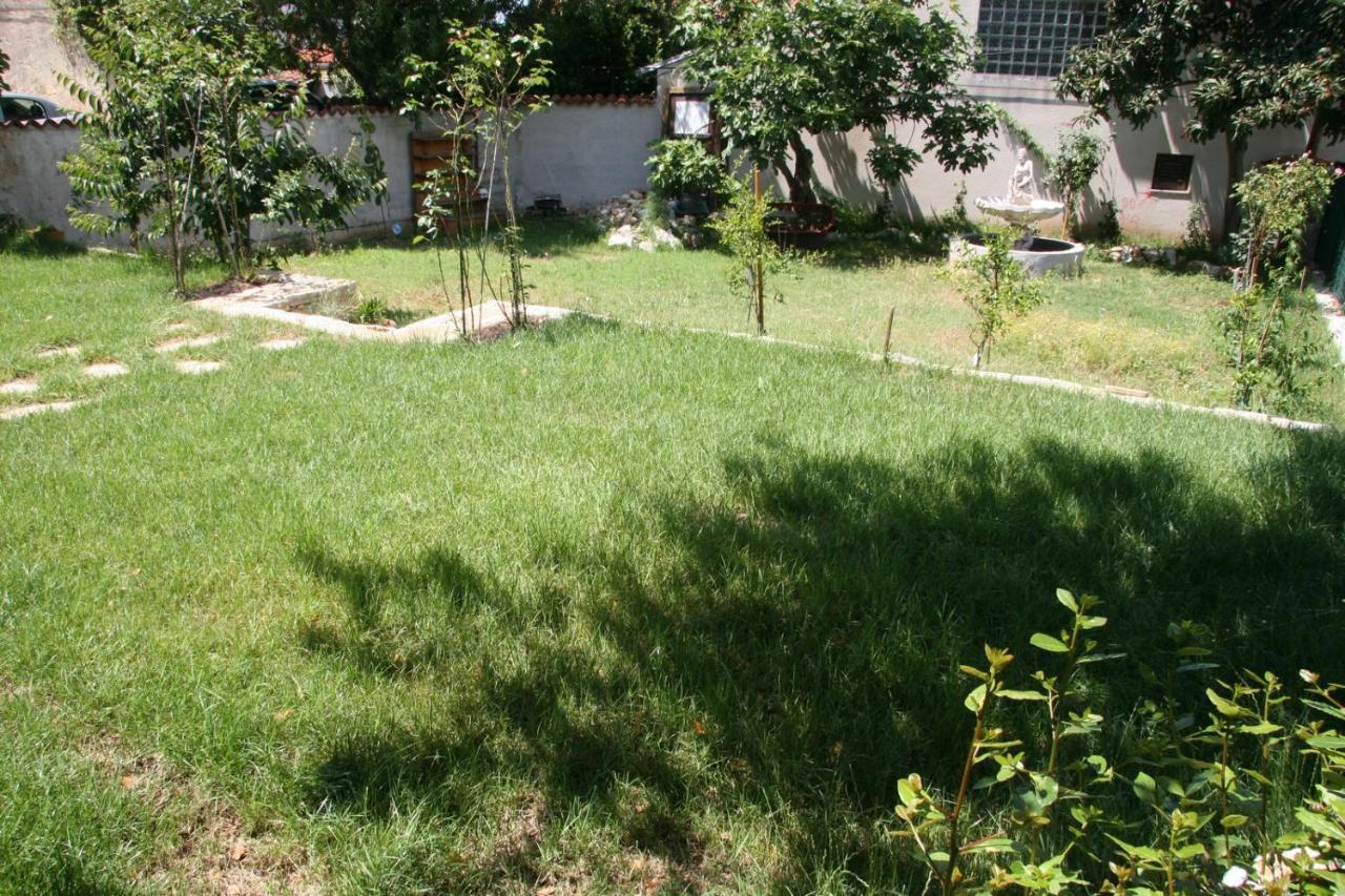 Apartments Sena Pula Exterior photo