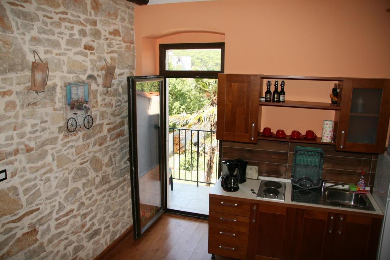 Apartments Sena Pula Exterior photo